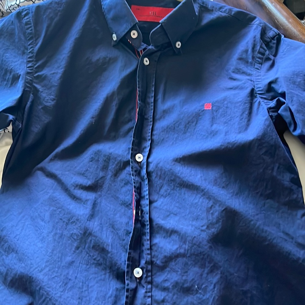 Size 14 1/2 carolina herrera button down. Used twice.